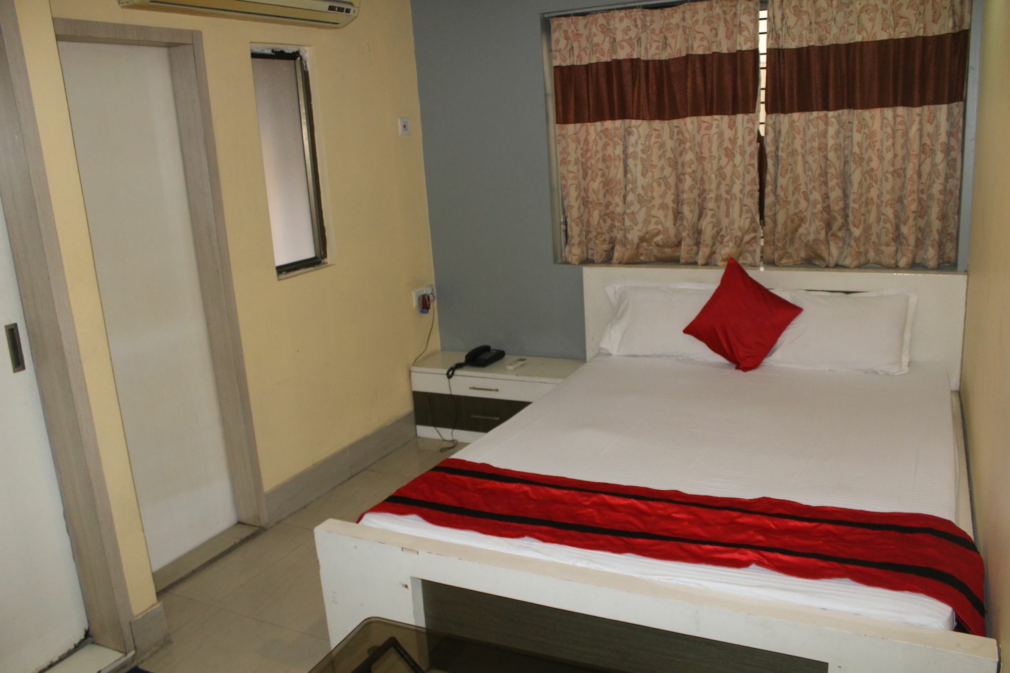 Transit Inn Dam Dam Ngoại thất bức ảnh